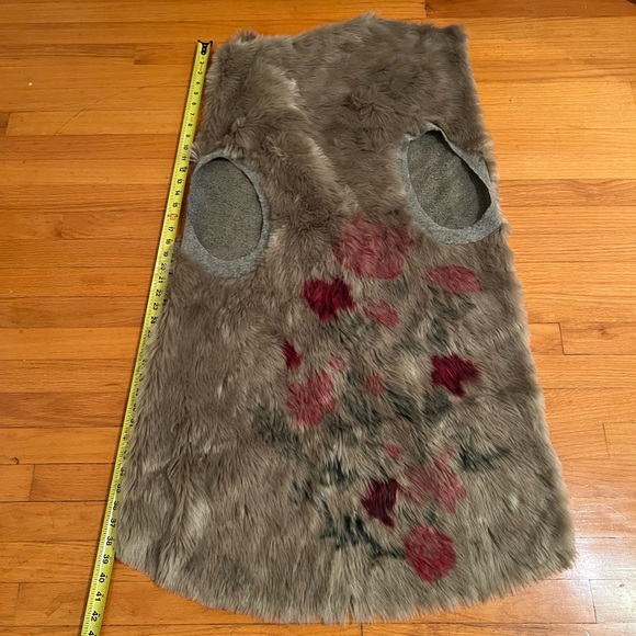 Free People Bohemian Faux Fur Hooded Vest in Brown and Burgundy Excellent con - Picture 4 of 4